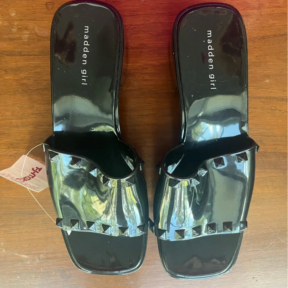 Madden Girl Paccer sandal black‎ studded 8.5. NEW